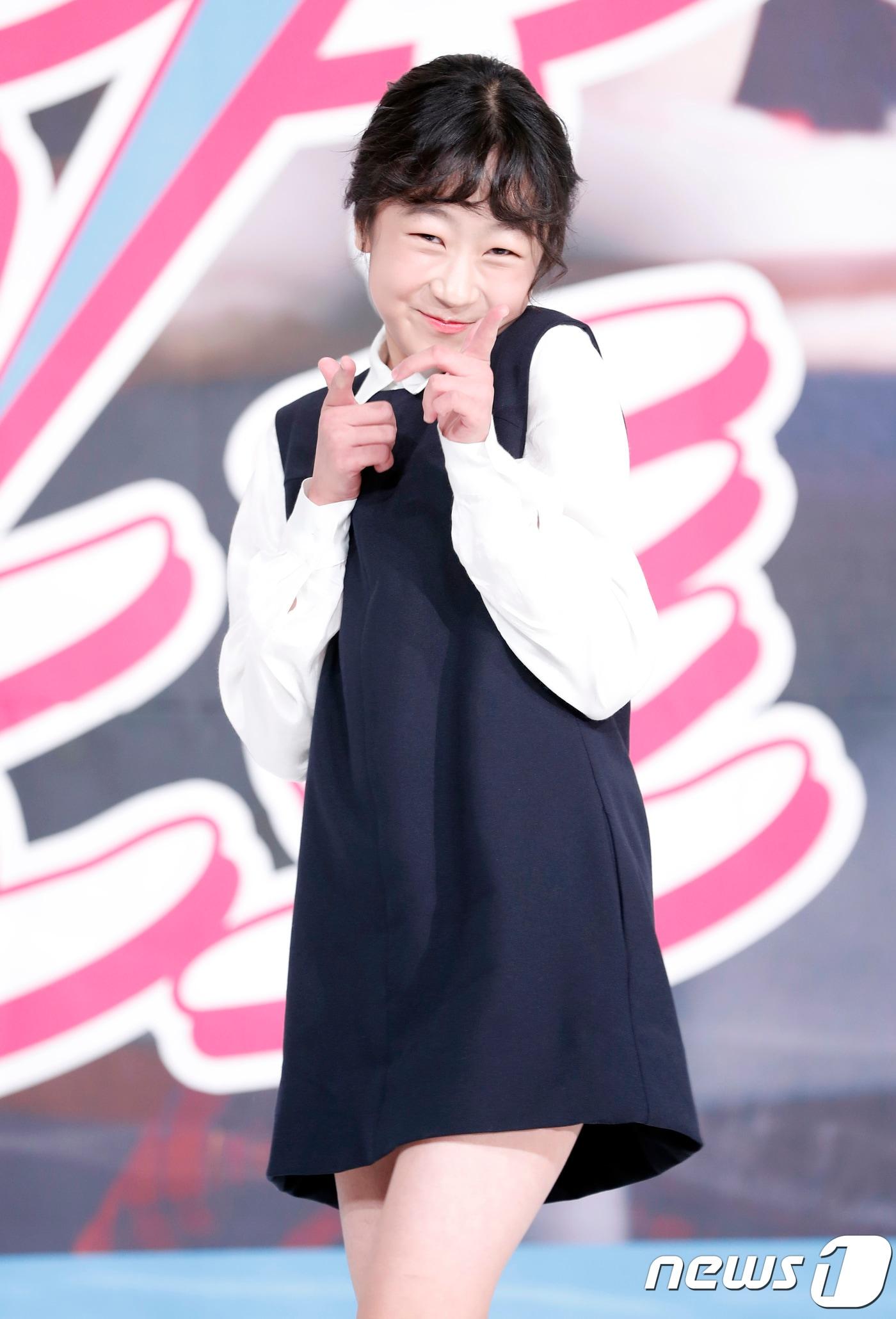 본문 이미지 - 배우 김환희가 26일 오전 서울 영등포 타임스퀘어에서 열린 웹드라마 ‘복수노트’ 제작발표회에 참석해 포즈를 취하고 있다. 2017.10.26./뉴스1 ⓒ News1 권현진 기자