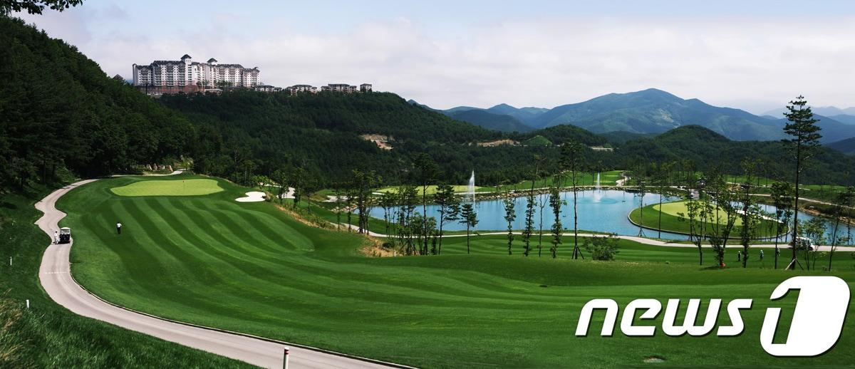 본문 이미지 - 강원 태백 오투리조트 골프장 전경.(오투리조트 제공)