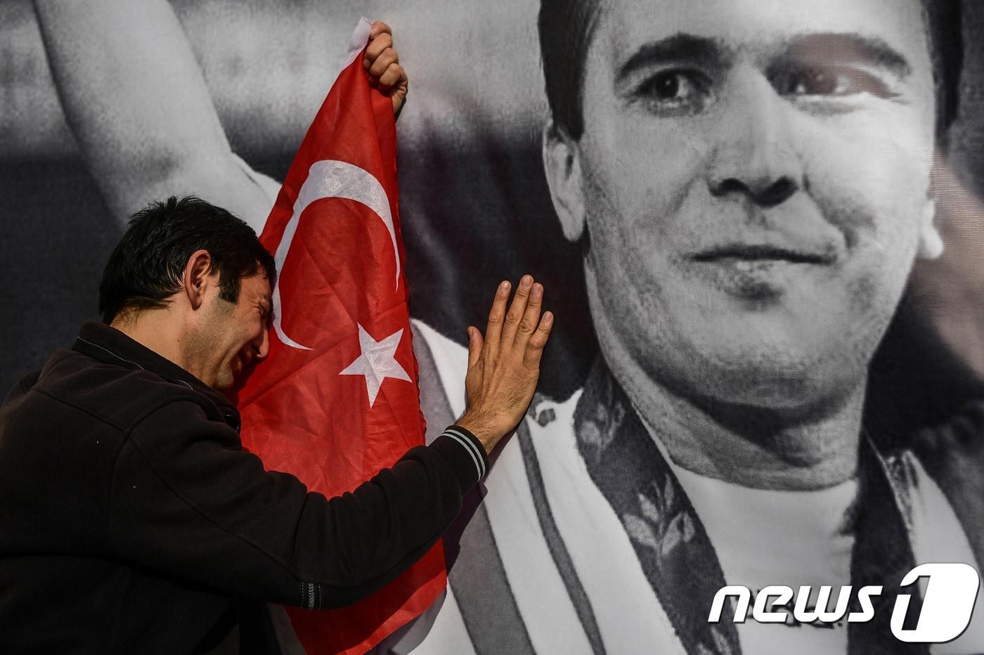 나임 슐레이마놀루(터키)가 18일(현지시간) 간부전으로 사망했다. ⓒ AFP=News1