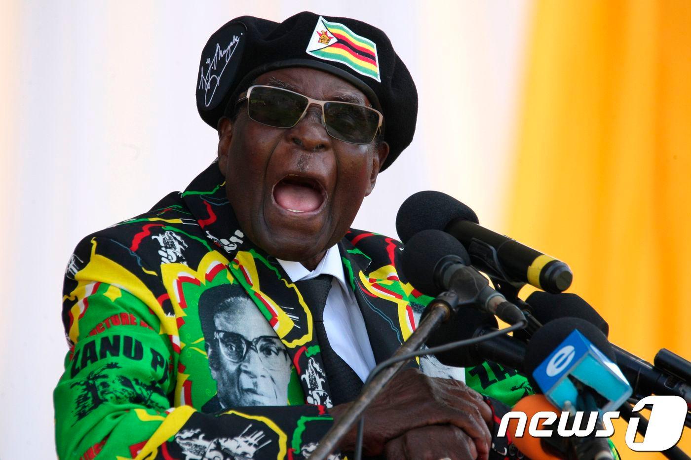 일당독재 북한을 흠모했던 무가베 대통령의 몰락 - 뉴스1