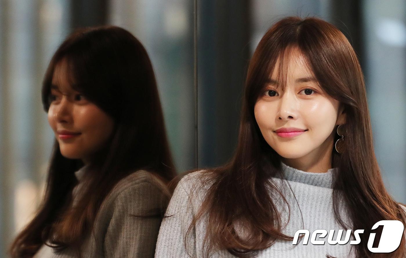 본문 이미지 - KBS 드라마 '고백부부'에 출연한 배우 한보름이 21일 오후 서울 종로구 뉴스1 본사에서 인터뷰에 앞서 포즈를 취하고 있다. 2017.11.21/뉴스1 ⓒ News1 이재명 기자