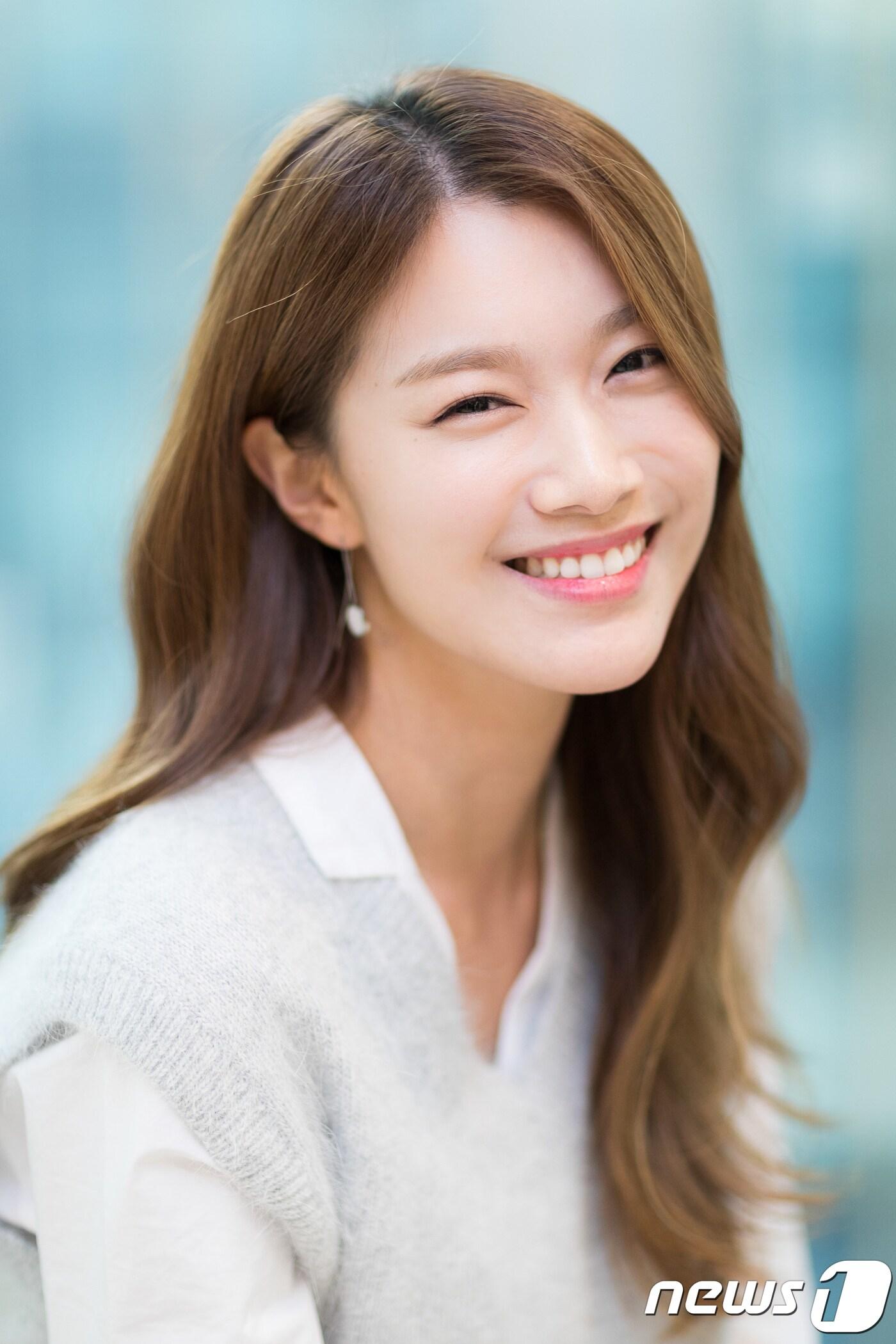 본문 이미지 - MBC 일일드라마 '돌아온 복단지'에 출연한 배우 이주우가 27일 서울 종로구 뉴스1 본사에서 인터뷰에 앞서 포즈를 취하고 있다. 2017.11.27/뉴스1 ⓒ News1 유승관 기자