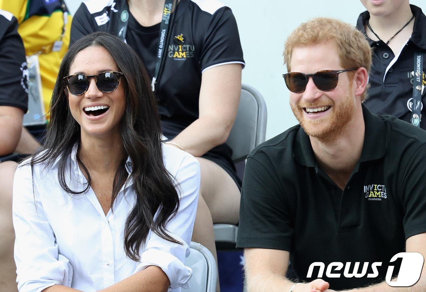 해리 영국 왕자(오른쪽)와 여자친구인 미국 배우 매건 마크리(자료사진) ⓒ AFP=뉴스1