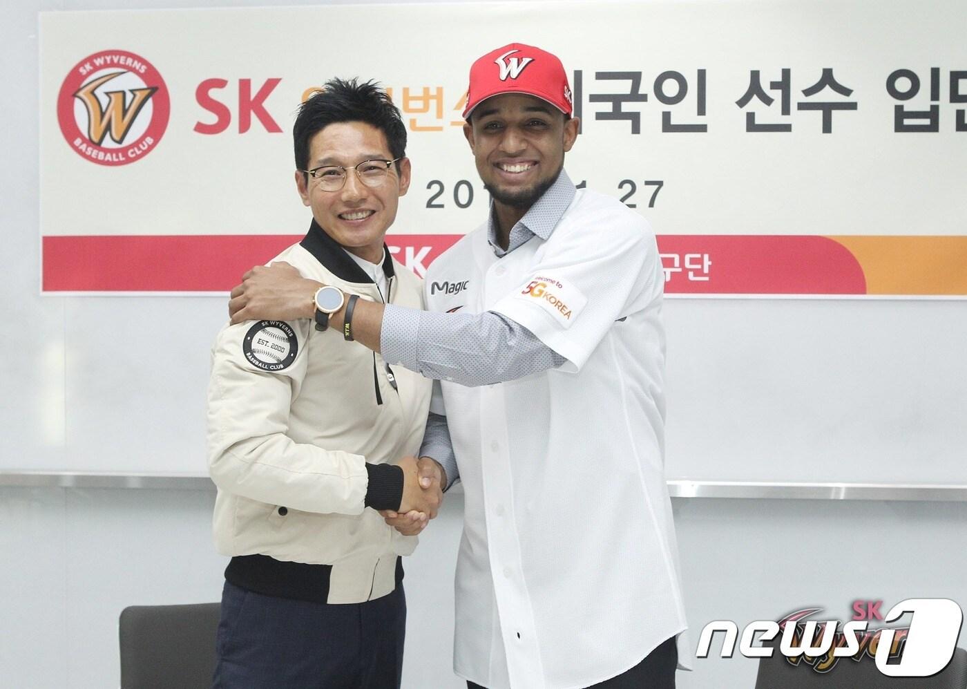 SK 와이번스가 우완투수 앙헬 산체스와 계약을 마쳤다. (SK 제공) ⓒ News1