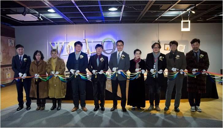 본문 이미지 - 무대 조형물과 미디어 영상 예술을 융합한 (월로: We Only Live Once)展이 동아방송예술대학교 디마갤러리에서 개최된다. 사진 제공=동아방송예술대학교 ⓒ News1