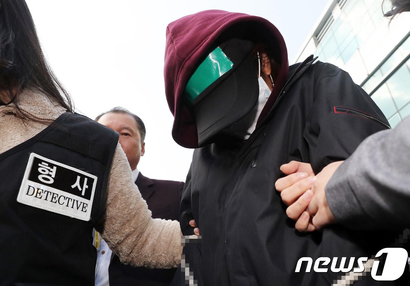 본문 이미지 - 용인 일가족 살해범 아내 정모씨. 2017.11.4/뉴스1 ⓒ News1 오대일 기자