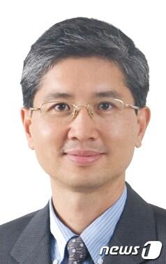 본문 이미지 - 9일 국방부 기획조정실장에 임명된 김정섭 계획예산관. (국방부 제공) 2017.11.9/뉴스1