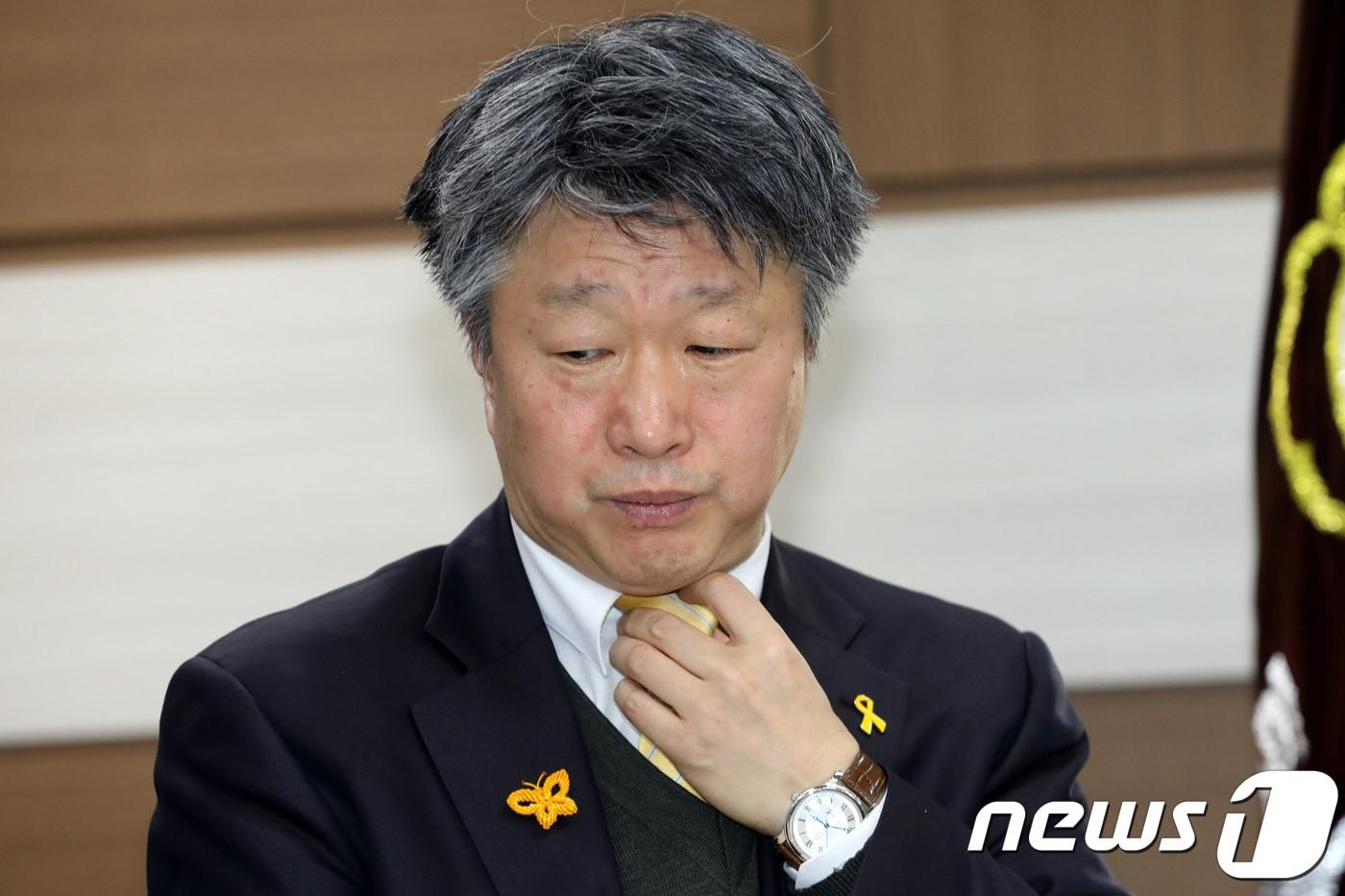 본문 이미지 - 2차 종합특검의 권영빈 특검보. 권 특검보는 지난 2017년 세월호 선체조사위원회 1소위원장으로 일한 바 있다. 2017.12.18 ⓒ 뉴스1 황기선 기자