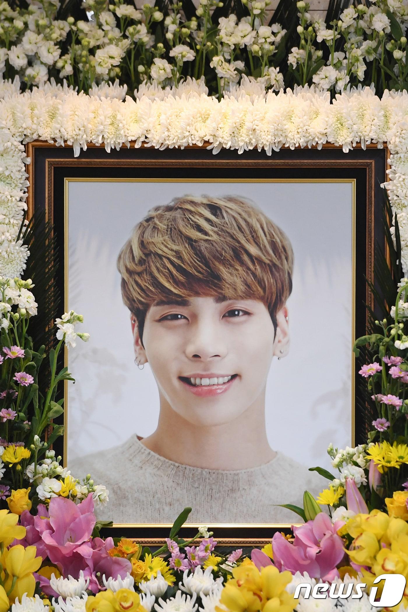 본문 이미지 - 샤이니 종현(본명 김종현, 향년 27세) ⓒ News1