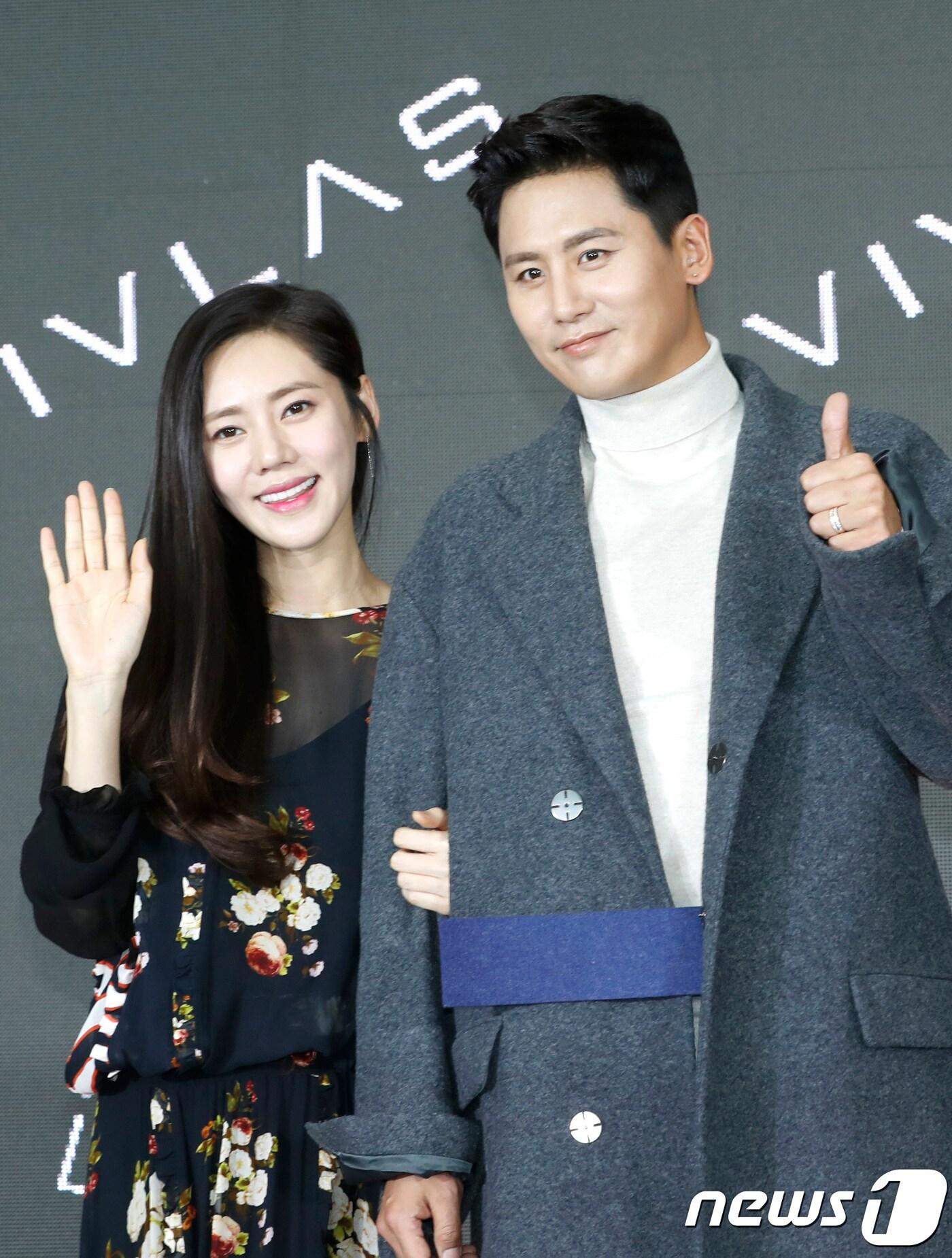 본문 이미지 - 배우 추자현(왼쪽) 우효광 부부 / 뉴스1 ⓒ News1 권현진 기자