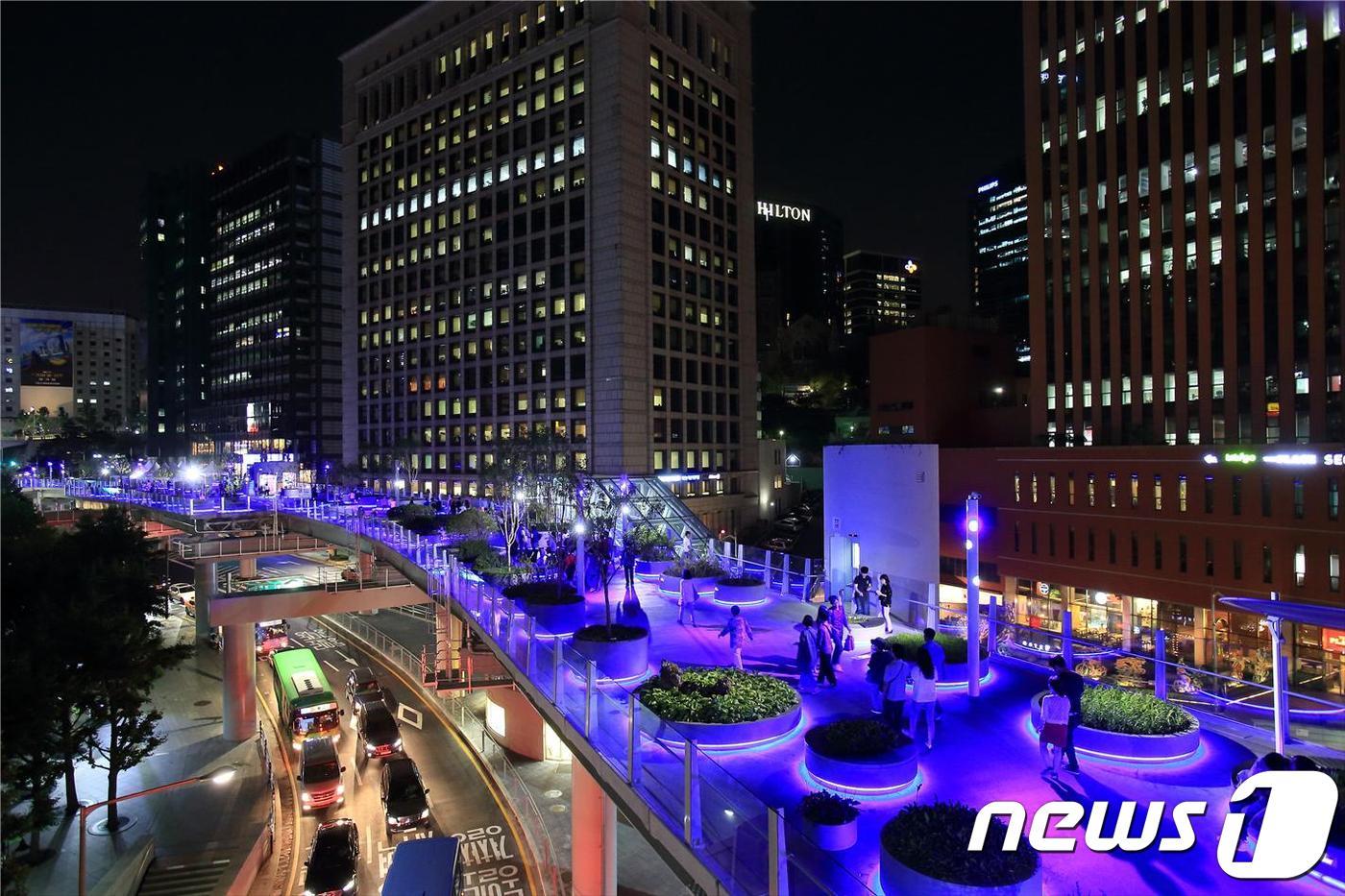 서울로7017의 야경.(서울시 제공) ⓒ News1
