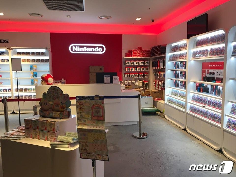 본문 이미지 - 용산 아이파크몰에 입점한 닌텐도 전문 매장. ⓒ News1