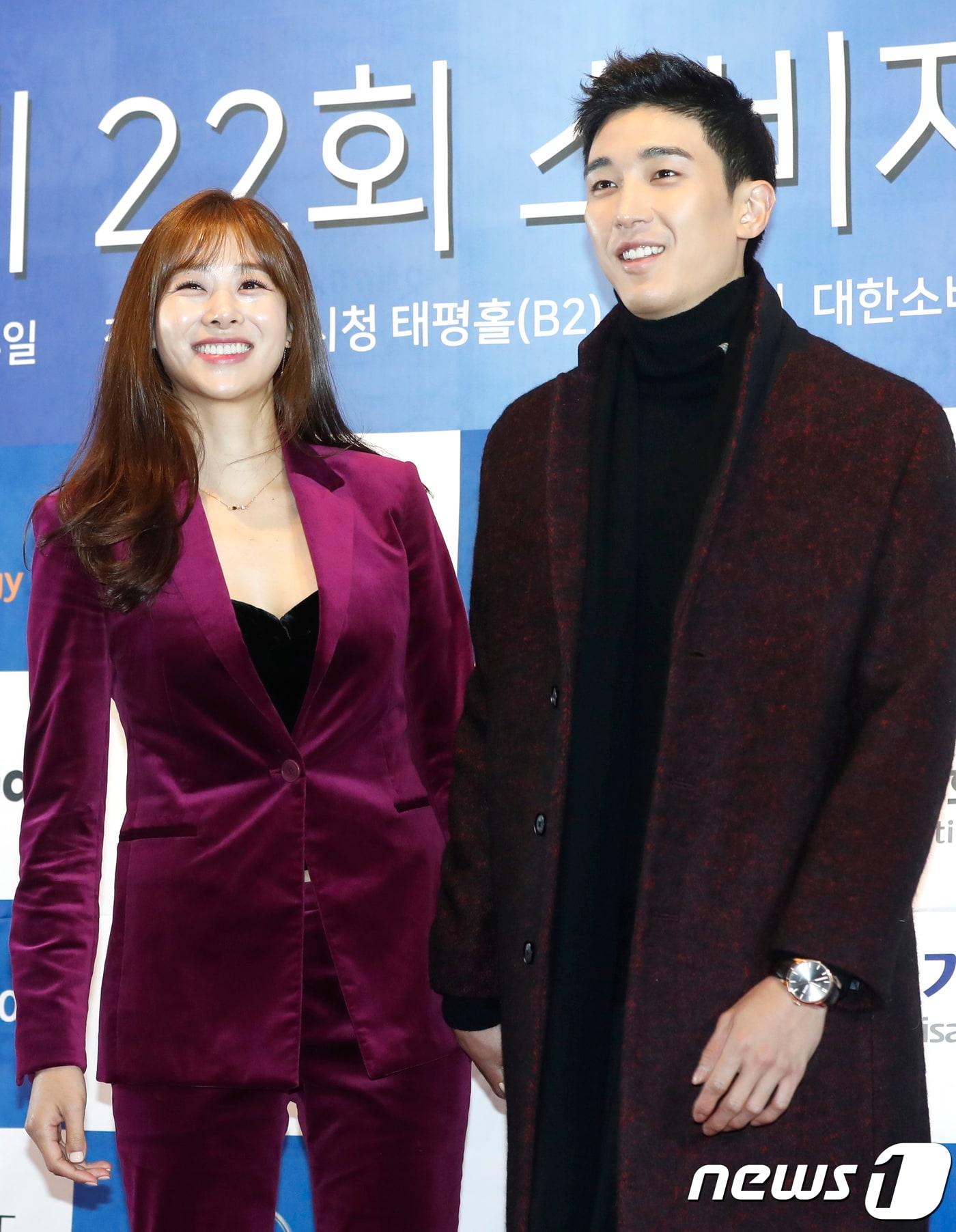 본문 이미지 - 배우 장신영, 강경준 부부 ⓒ News1 권현진 기자