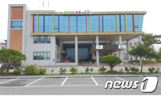 본문 이미지 - 전북 고창군이 국가 암 검진사업으로 암을 진단받은 환자들에게 의료비를 지원한. 고창군 보건소 전경ⓒ News1 박제철 기자