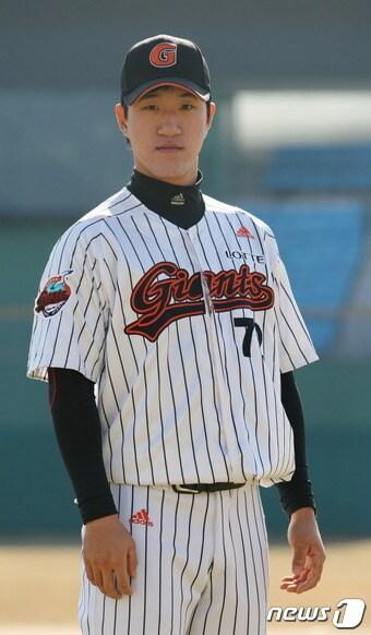 본문 이미지 - 두산이 민병헌의 보상선수로 롯데의 백민기를 지명했다.(롯데 제공) ⓒ News1