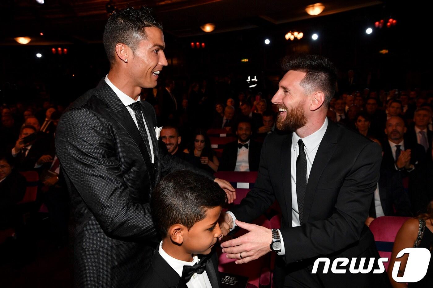 크리스티아누 호날두(왼쪽)와 리오넬 메시.ⓒ AFP=News1