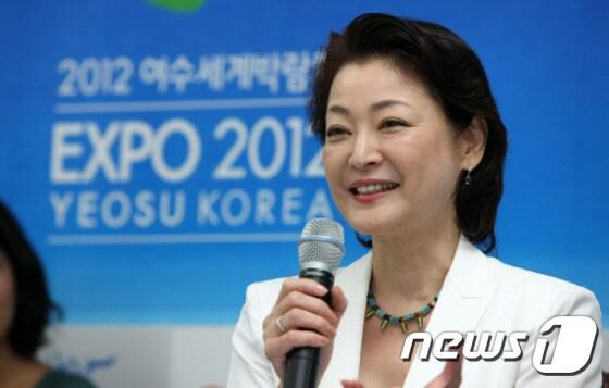 본문 이미지 - 경남산청을 찾은 일본 연예계  ‘한국통’  배우 구로다 후쿠미(60·여)ⓒ News1