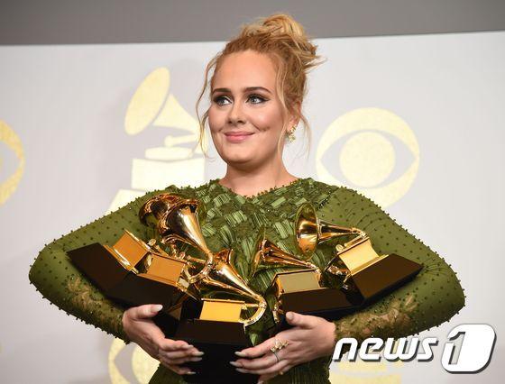 본문 이미지 - 아델/ 뉴스1=AFP PHOTO / Robyn BECK
