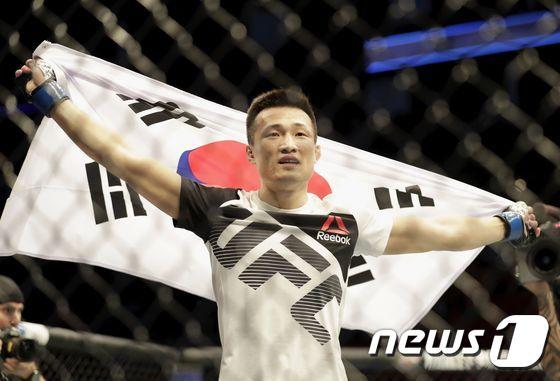 본문 이미지 - '코리안 좀비' 정찬성./뉴스1 DB ⓒ AFP=뉴스1 ⓒ News1 최종일 기자