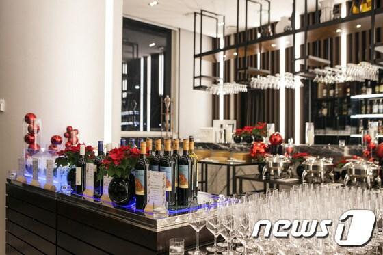 본문 이미지 -  와인뷔페의 모습. (대명리조트 제공) ⓒ News1