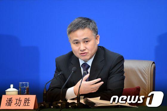 본문 이미지 - 판공셩 중국 외환관리국 국장. ⓒ AFP=뉴스1
