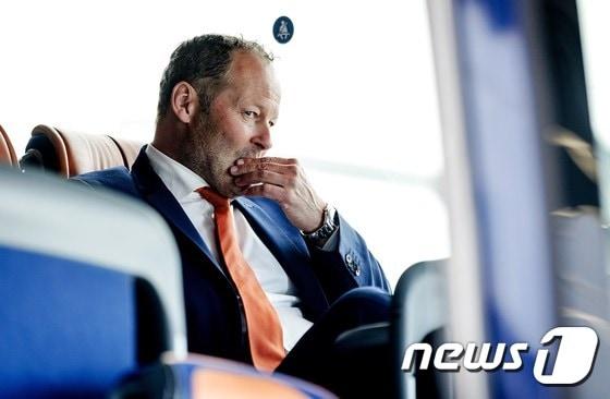 본문 이미지 - 경질된 대니 블린트 전 네덜란드 감독. ⓒ AFP=News1