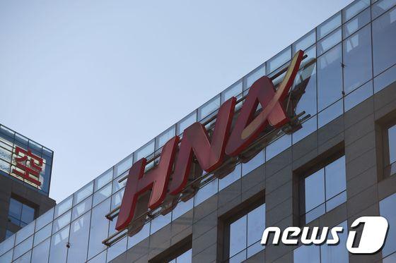 본문 이미지 - 하이난 항공 로고. ⓒ AFP=뉴스1