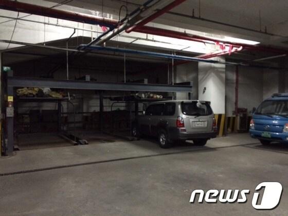 본문 이미지 - 방치된 한 기계식 주차장.(노원구 제공) 2017.3.27ⓒ News1