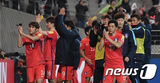 본문 이미지 - 한국 축구가 5월 국제축구연맹(FIFA) 랭킹에서 43위를 기록했다. ⓒ News1 이동원 기자