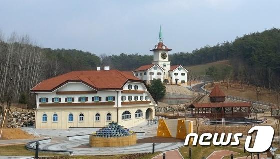 본문 이미지 - 새롭게 문을 연 임실치즈테마파크 아펜젤홀.(임실군 제공)2017.03.29./뉴스1 ⓒ News1 박효익 기자
