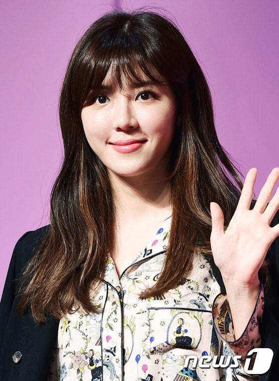 본문 이미지 - 배우 박한별이 29일 오후 서울 잠실 롯데 월드타워점에서 열린 영화 ‘원스텝’ 언론 시사회에 참석해 매력을 발산하고 있다. ⓒ News1 권현진 기자