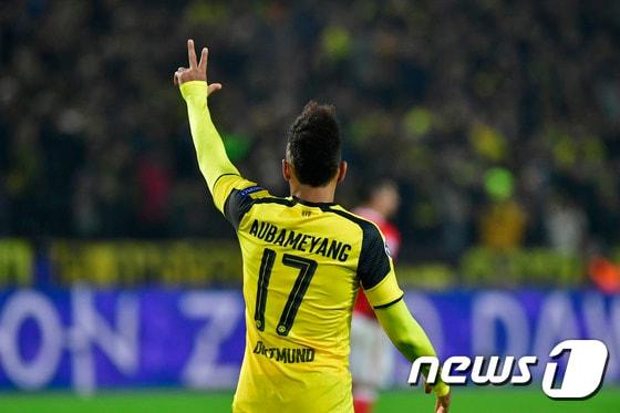 본문 이미지 - 도르트문트의 공격수 피에르-에메릭 오바메양. ⓒ AFP=News1