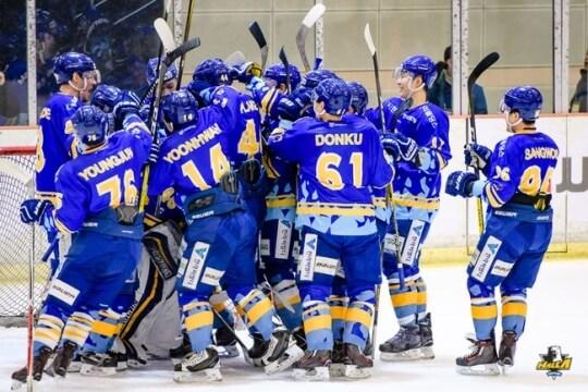 본문 이미지 - 국내 아이스하키 최강 안양 한라가 사할린(러시아)을 꺾고 아시아리그 2연패를 달성했다. (한라 제공). ⓒ News1