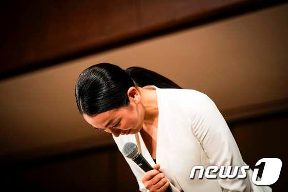 본문 이미지 - 일본 피겨 스타 아사다 마오가 12일 도쿄에서 기자회견을 열고 현역 은퇴를 밝혔다. 아사마 마오는 은퇴와 관련해 &#34;아무런 후회도 없다＂고 말했다. ⓒ AFP=뉴스1 ⓒ News1 최종일 기자