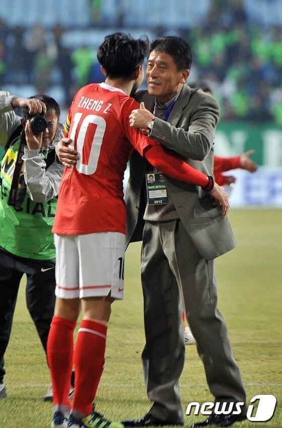 본문 이미지 - 이장수 감독. ⓒ AFP=News1