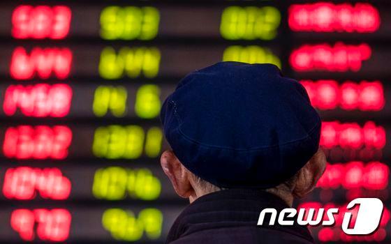본문 이미지 - 중국 상하이 증권거래소. ⓒ AFP=뉴스1