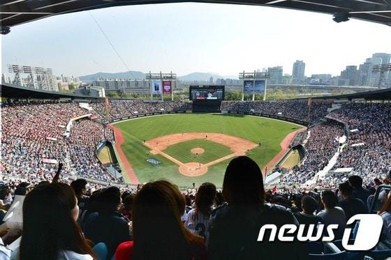 본문 이미지 - KBO는 23일 2018 신한은행 마이카 KBO리그 개막전 엔트리를 발표했다./뉴스1 DB ⓒ News1 민경석 기자