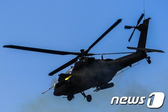 본문 이미지 - AH-64 아파치 공격헬기. 2017.4.26/뉴스1 ⓒ News1 성동훈 기자