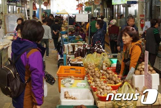 본문 이미지 - 정선  아리랑 시장  ⓒ News1 하중천 기자