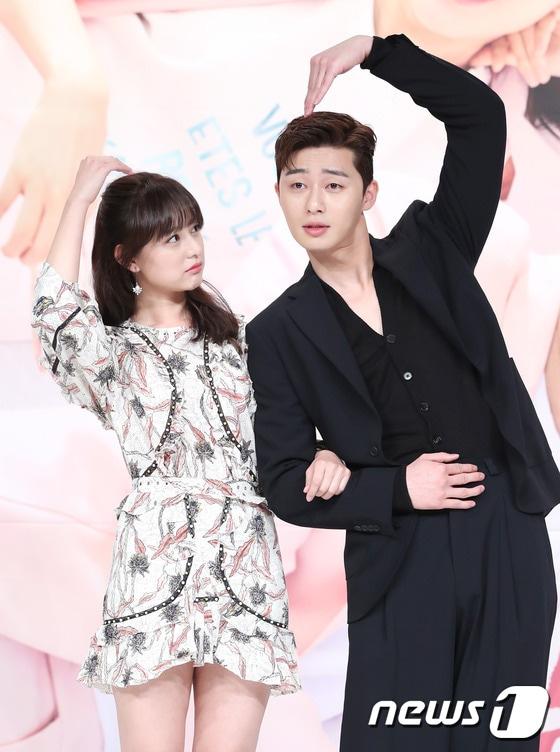 본문 이미지 - 배우 김지원, 박서준(오른쪽). ⓒ News1 권현진 기자