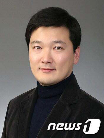 본문 이미지 - 포스텍 물리학과 김범준 교수./사진제공=포스텍ⓒ News12017.5.18/뉴스1