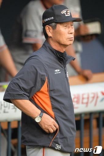 본문 이미지 - 김성근 전 한화 감독이 소프트뱅크 코치 고문을 맡게 됐다. /뉴스1 자료사진