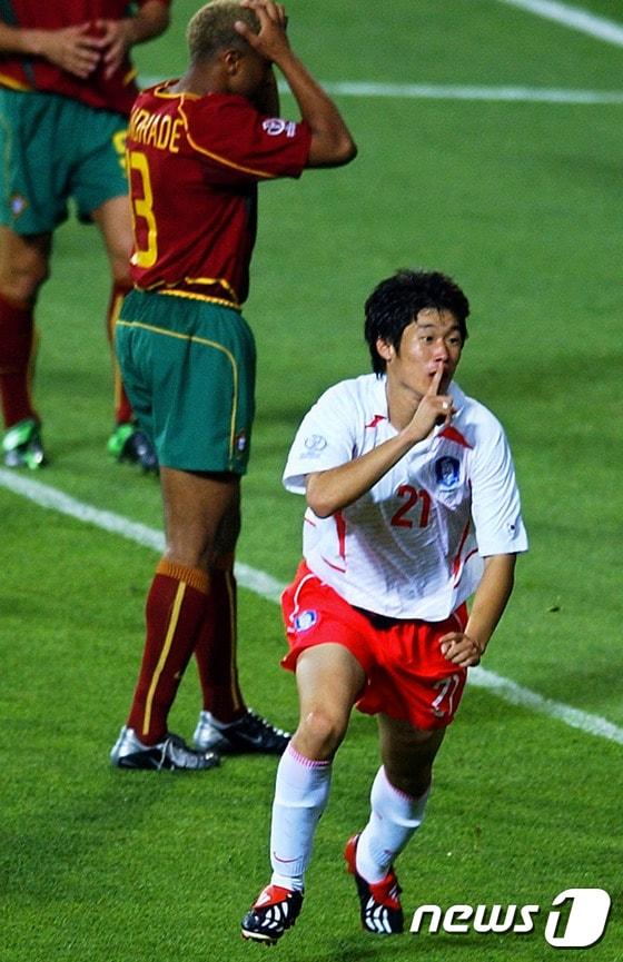 본문 이미지 - 일본 축구전문지 사커다이제스트가 J리그를 빛낸 외국인 선수들을 선정, 발표했다. 박지성을 비롯해 최용수, 유상철 등이 이름을 올렸다.  ⓒ AFP=News1