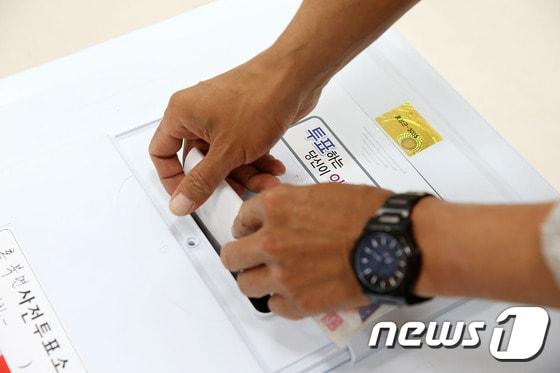 본문 이미지 - 투표함. 뉴스1 ⓒ News1 박현석 기자
