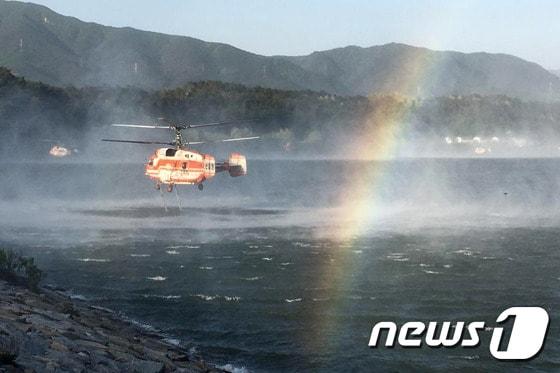 본문 이미지 - 산림청 헬기 자료사진 (뉴스1 DB)