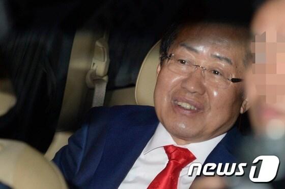 본문 이미지 - 홍준표 자유한국당 전 대선후보.  2017.5.9/뉴스1 ⓒ News1 안은나 기자