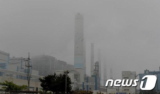 본문 이미지 - 충남 보령화력발전소 1·2호기.(뉴스1DB)/뉴스1