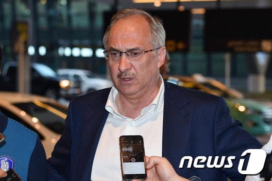 본문 이미지 - 울리 슈틸리케 전 축구 대표팀 감독. /뉴스1 ⓒ News1 임세영 기자