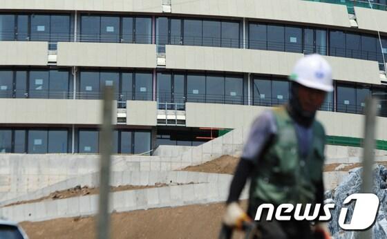본문 이미지 - 공사가 중단된 제주 서귀포시 제주 헬스케어타운.2017.6.14/뉴스1 ⓒ News1 DB