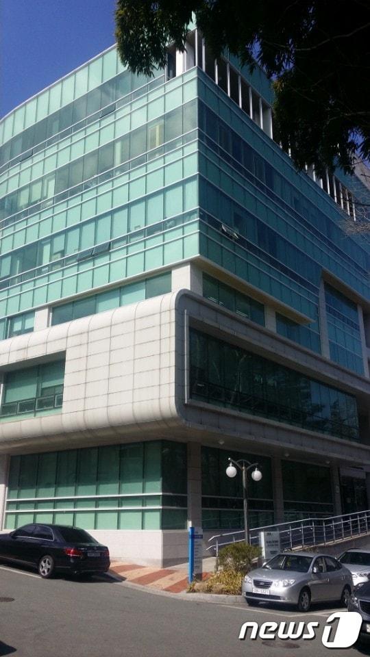 본문 이미지 - 부산대학교 창원지원단이 입주해 있는 효원관 전경.(부산대학교 창업지원단 제공)2017.6.21./뉴스1ⓒ News1